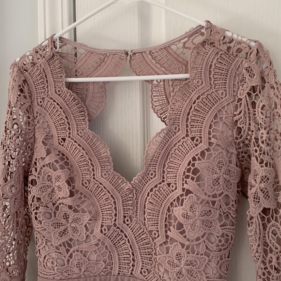 Lulu's Lavender Lace Maxi Dress - Picture 4 of 11